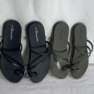 No Boundaries 2 pairs of Women's Black and Green Sandals
